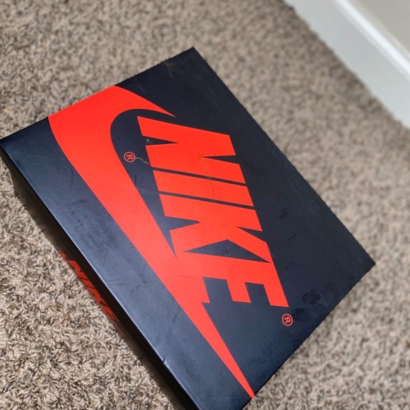 Air Jordan Retro 1 High - Picture 6 of 6